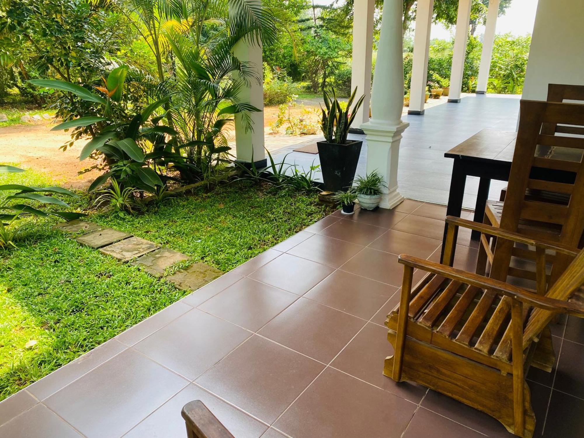 Fairview Dill Homestay Σιγκιρίγια Εξωτερικό φωτογραφία