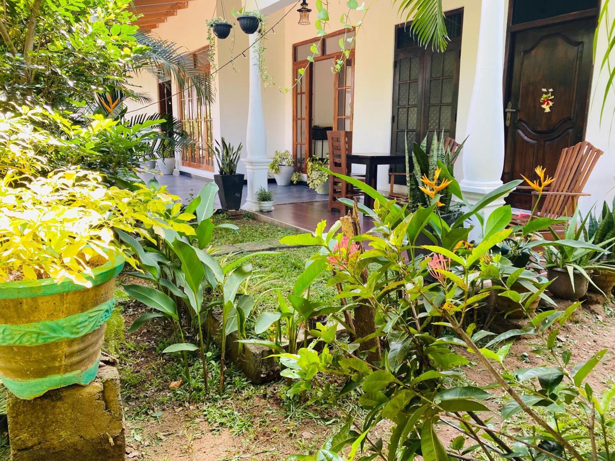 Fairview Dill Homestay Σιγκιρίγια Εξωτερικό φωτογραφία