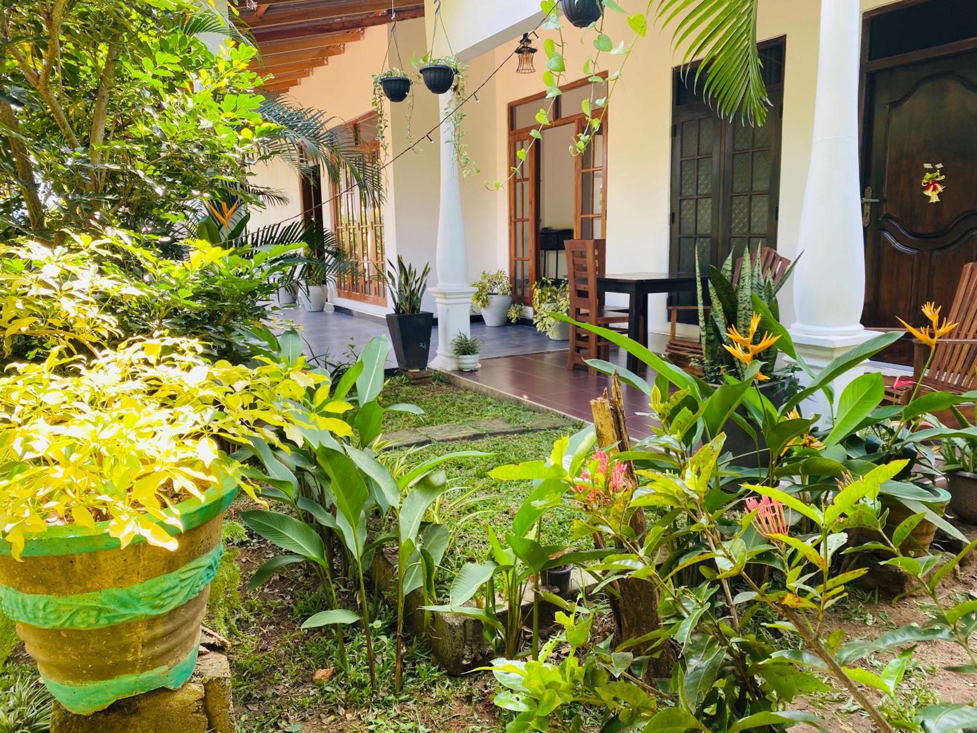 Fairview Dill Homestay Σιγκιρίγια Εξωτερικό φωτογραφία