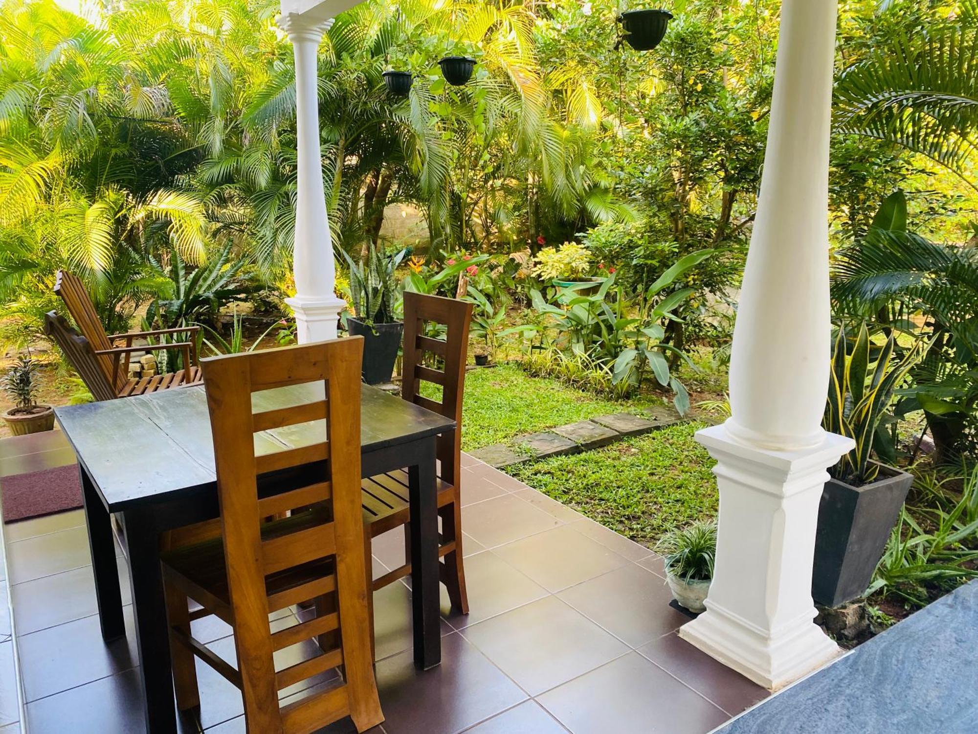 Fairview Dill Homestay Σιγκιρίγια Εξωτερικό φωτογραφία