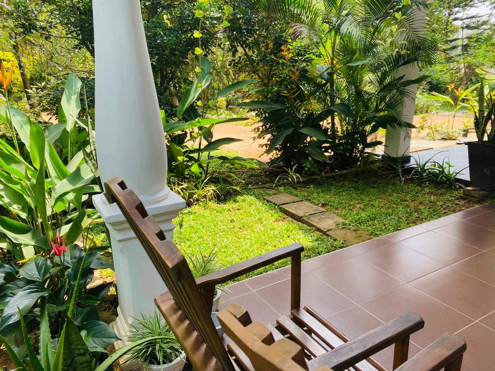 Fairview Dill Homestay Σιγκιρίγια Εξωτερικό φωτογραφία