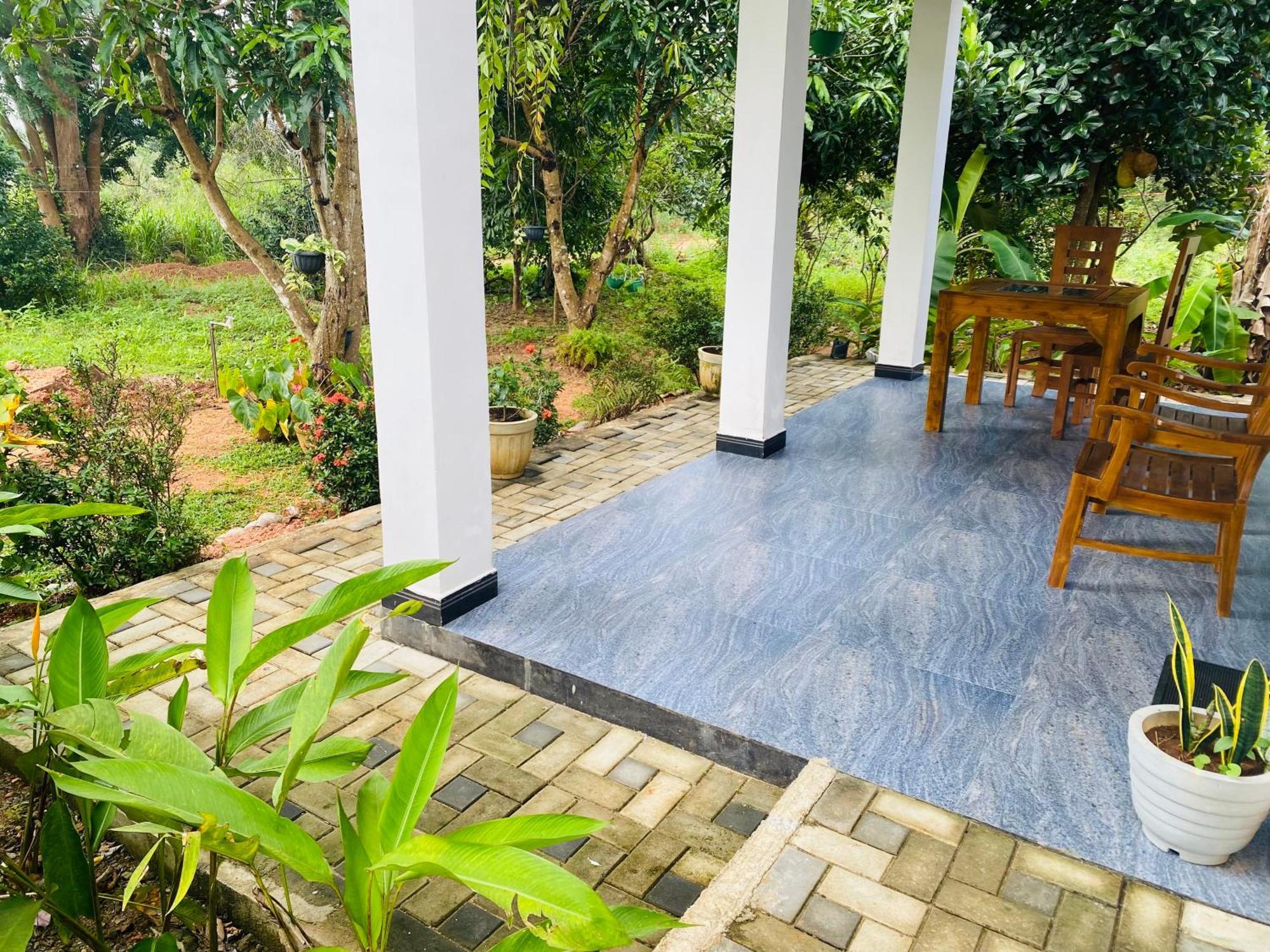 Fairview Dill Homestay Σιγκιρίγια Εξωτερικό φωτογραφία